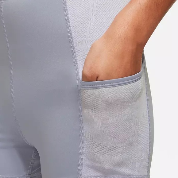 Nike Women's ProTraining Top & Bottom - Picture 10 of 16